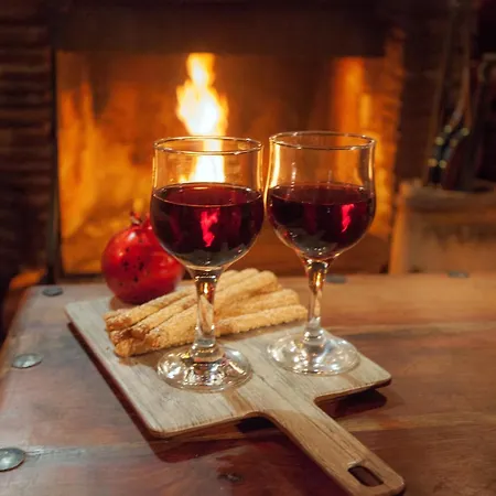 Dandy Agoriani - Erato - Fireplace בקתה